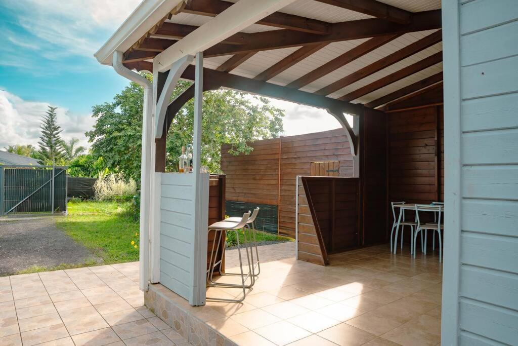 Villa Le Man Nima Les Abymes Exterior foto